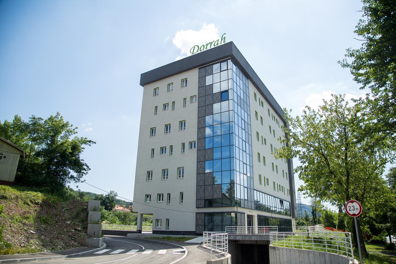 University Hotel Dorrah 투즐라 외부 사진